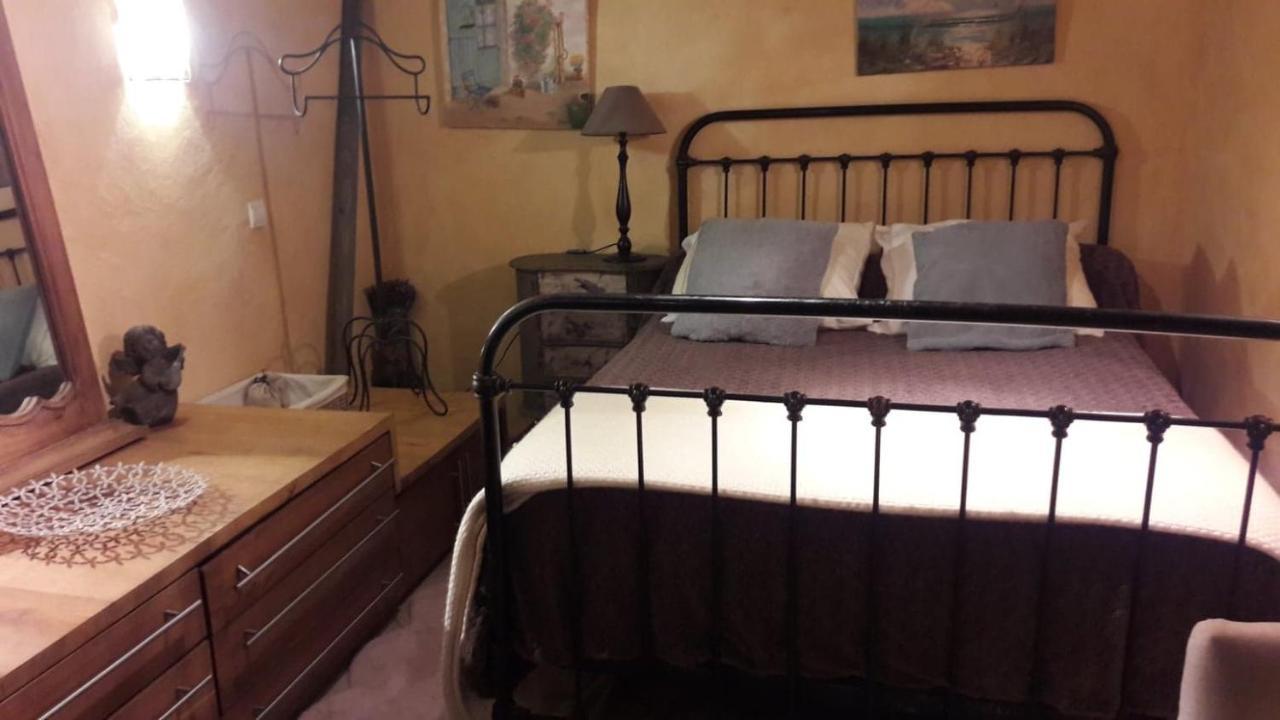 Joli Loft Dans Village Pittoresque Péret Exterior foto